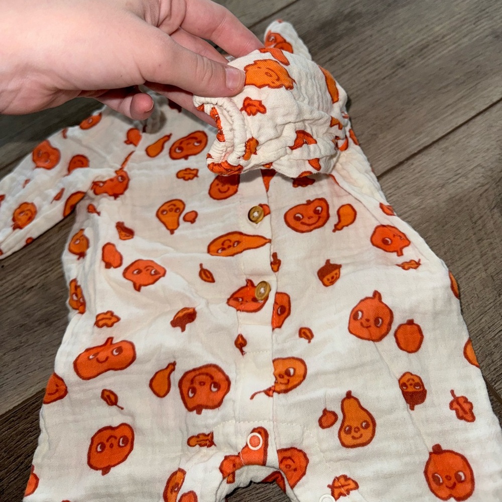 Limited Edition Orange Pumpkin Gourd Button Up Romper Baby 0-3 Long Sleeve Fall - Picture 5 of 8